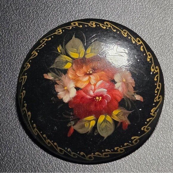 Floral Oval Russian Brooch with Hand Painted Design Signed Vintage - Picture 2 of 6